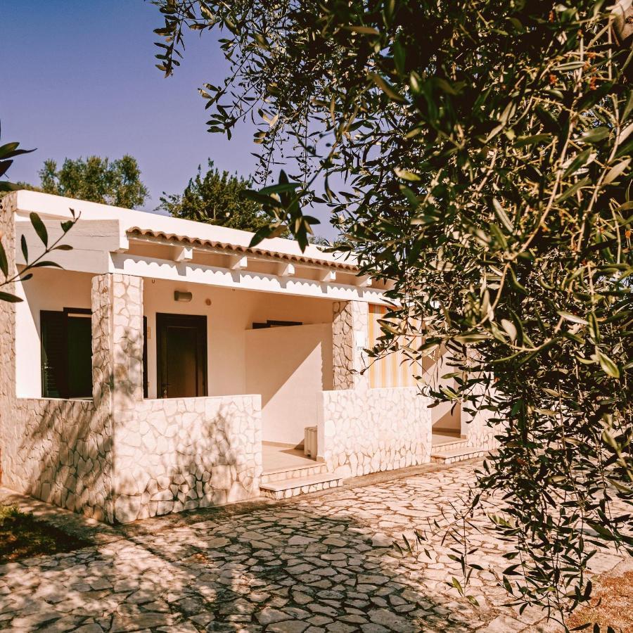 Villaggio Eco-Sostenibile Cala Molinella Vieste Exterior photo